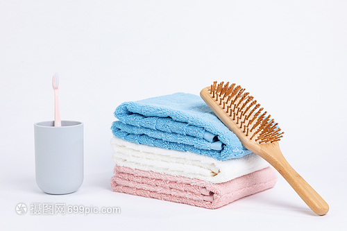 家居洗漱用品与五金工具 提升生活品质的两大支柱