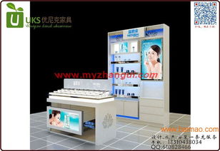 家居展示艺术 化妆品中岛柜与母婴饰品木制展柜的完美融合